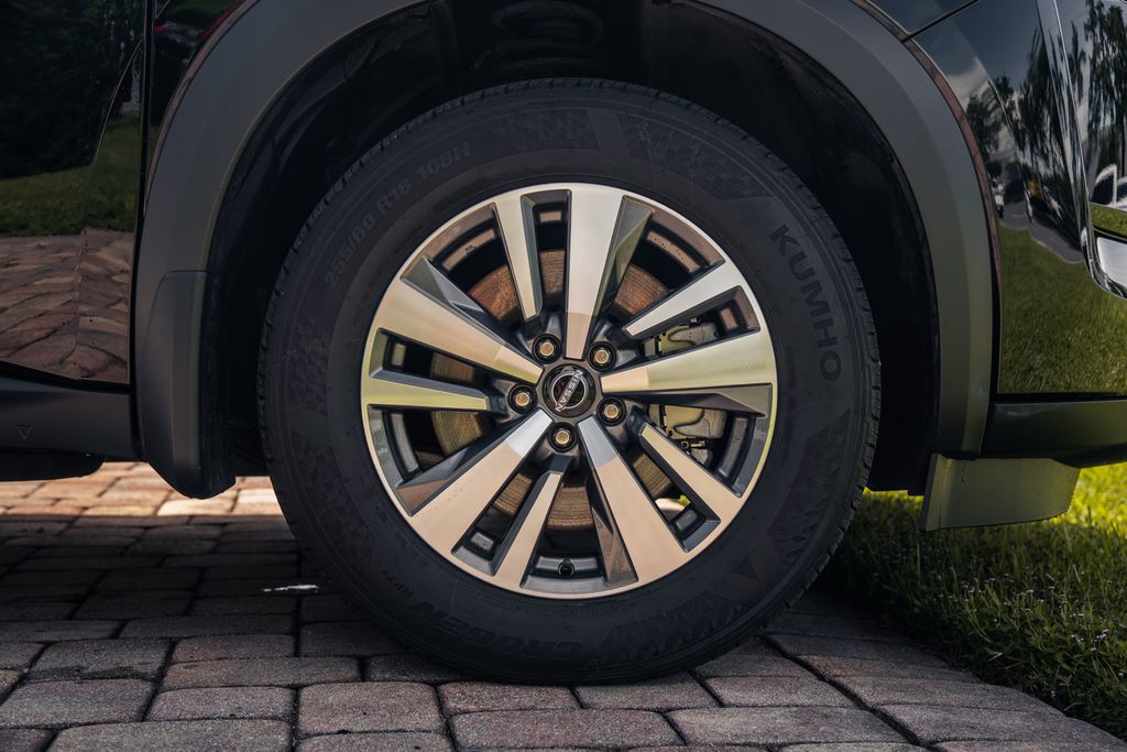 2025 Nissan Pathfinder SL - Photo 14