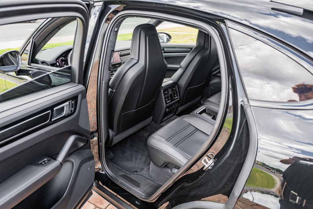 2023 Porsche Cayenne Coup Turbo GT - Photo 39