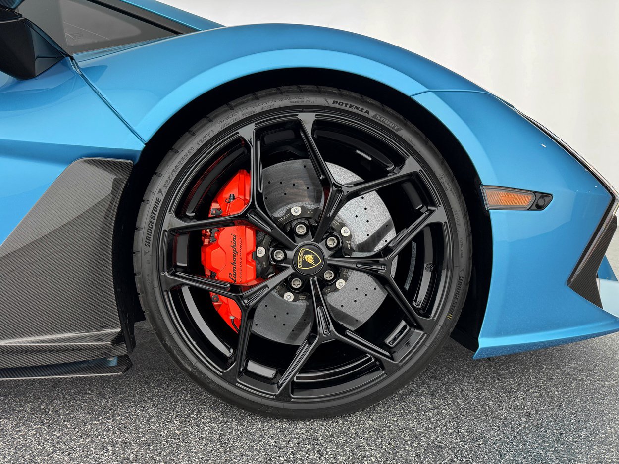 2025 Lamborghini Revuelto Base - Photo 35