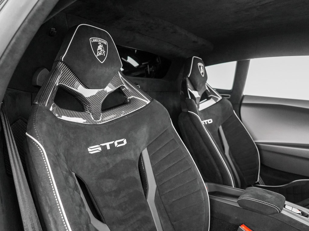 2023 Lamborghini Huracan STO - Photo 27