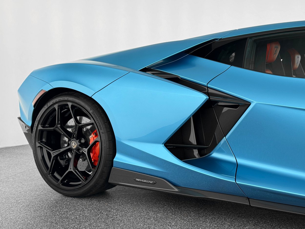 2025 Lamborghini Revuelto Base - Photo 43