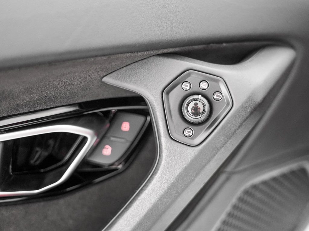 2021 Lamborghini Huracan EVO - Photo 14