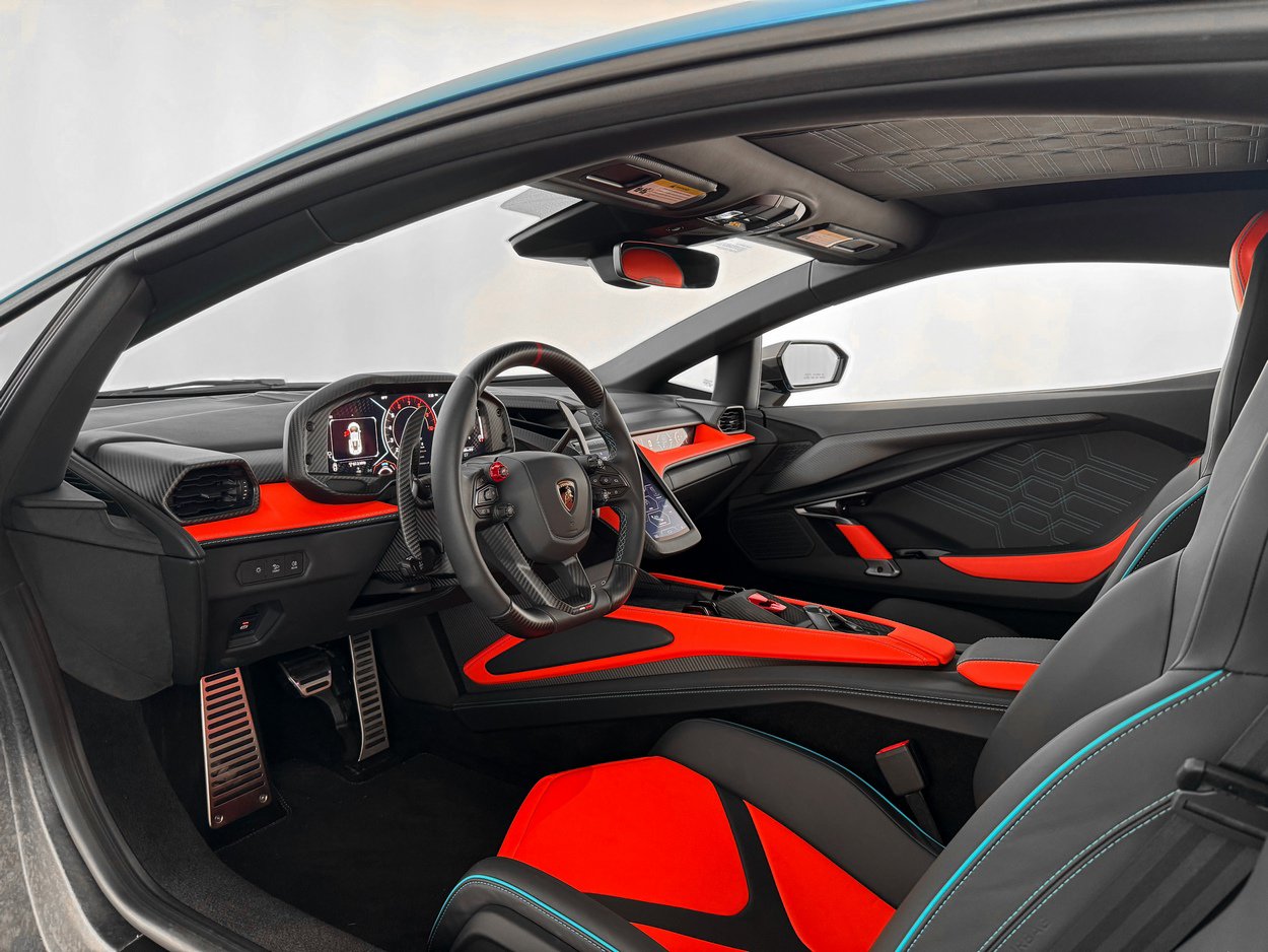 2025 Lamborghini Revuelto Base - Photo 12