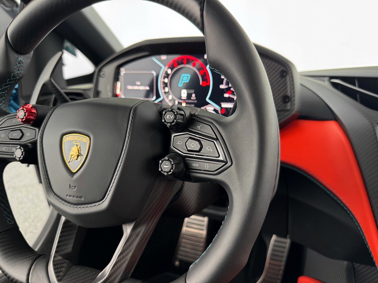 2025 Lamborghini Revuelto Base - Photo 24