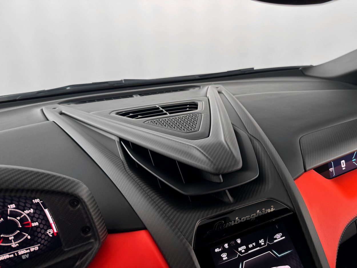 2025 Lamborghini Revuelto Base - Photo 18