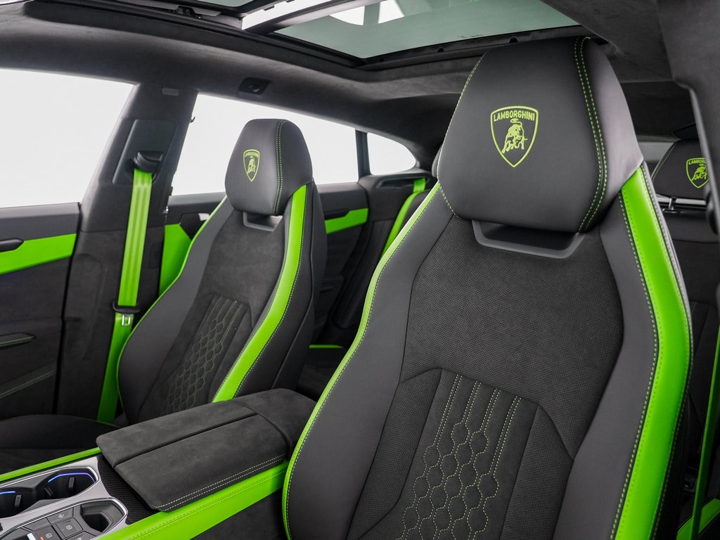 2026 Lamborghini Urus SE - Photo 13