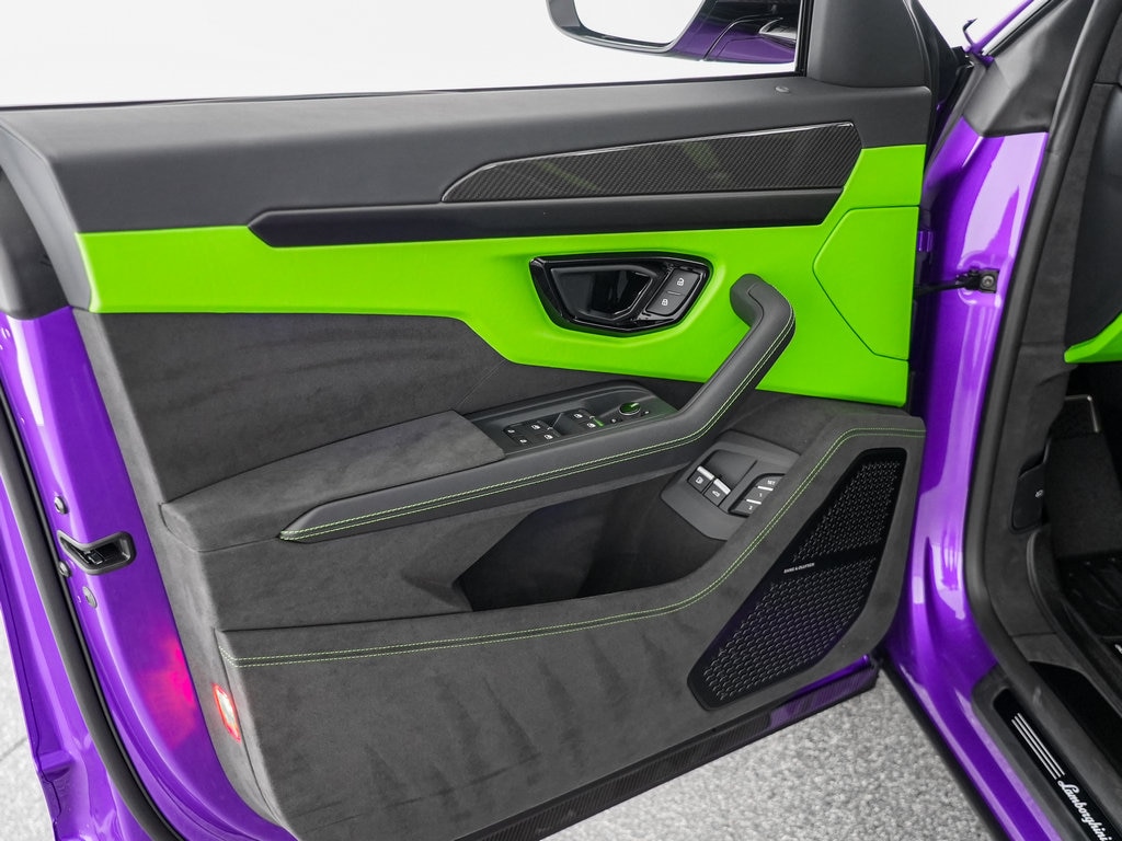 2026 Lamborghini Urus SE - Photo 11