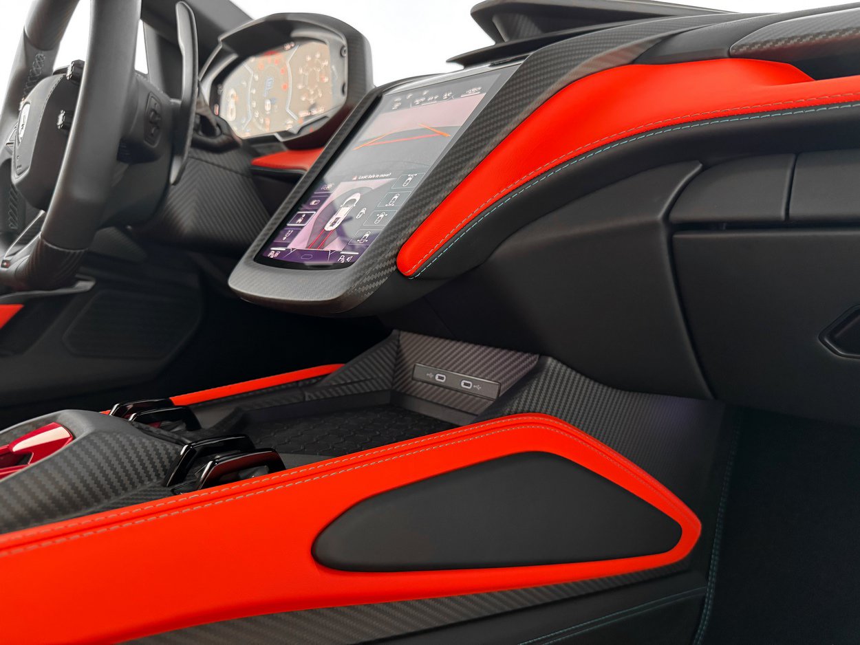 2025 Lamborghini Revuelto Base - Photo 29