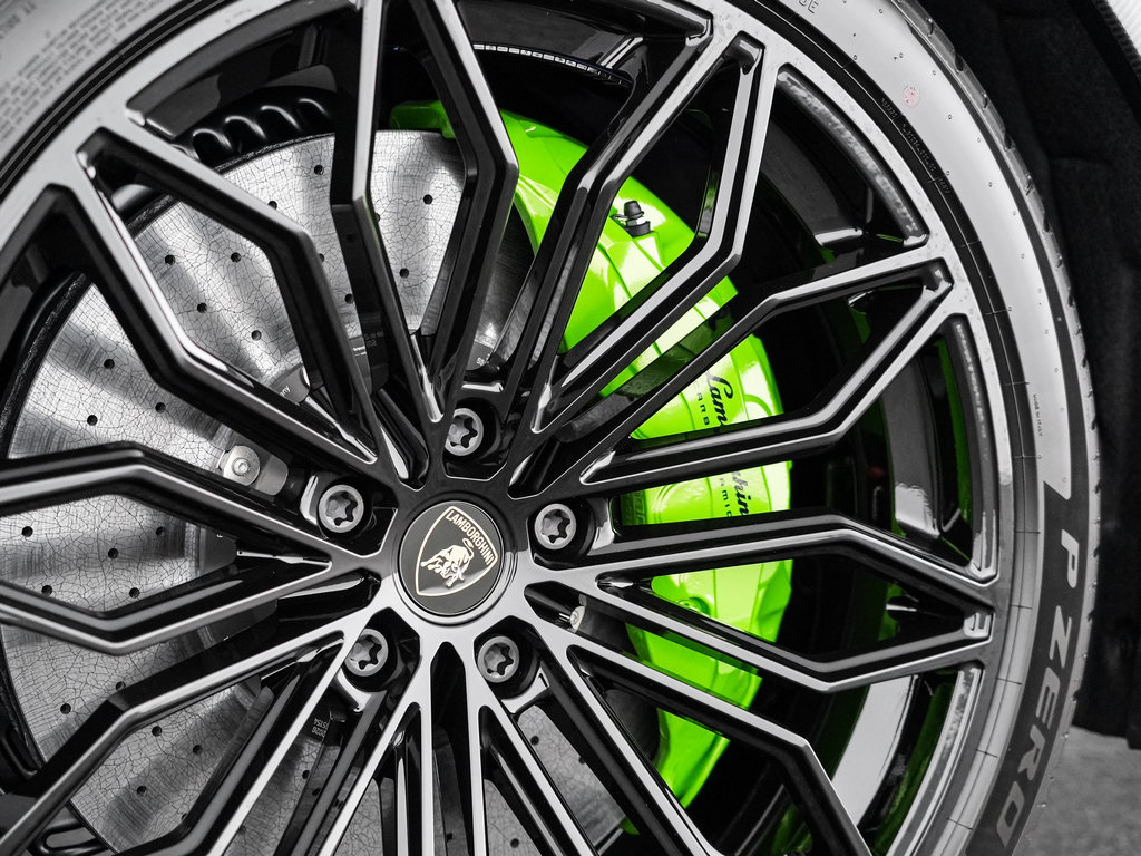 2026 Lamborghini Urus SE - Photo 42