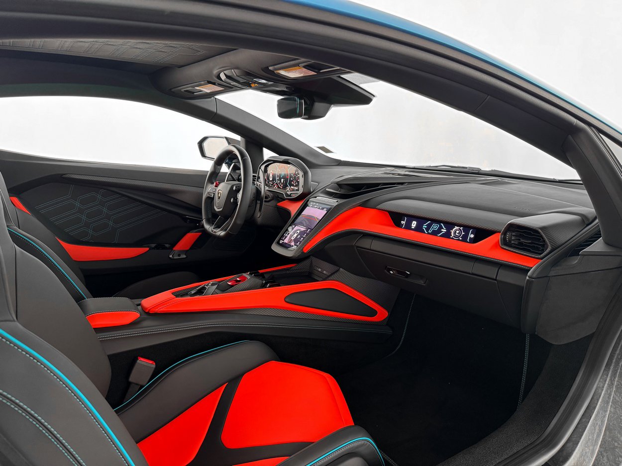 2025 Lamborghini Revuelto Base - Photo 31