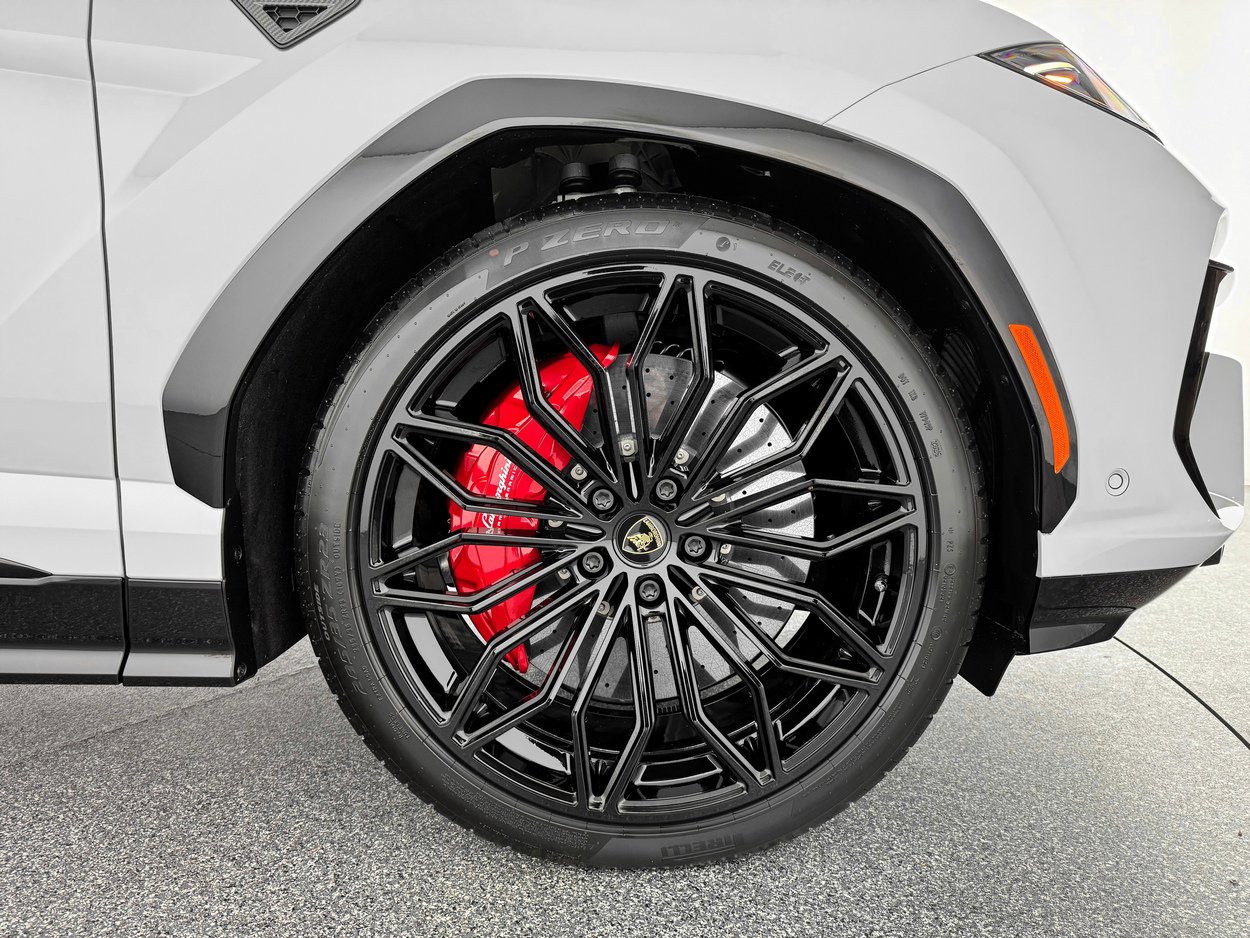 2026 Lamborghini Urus SE - Photo 36