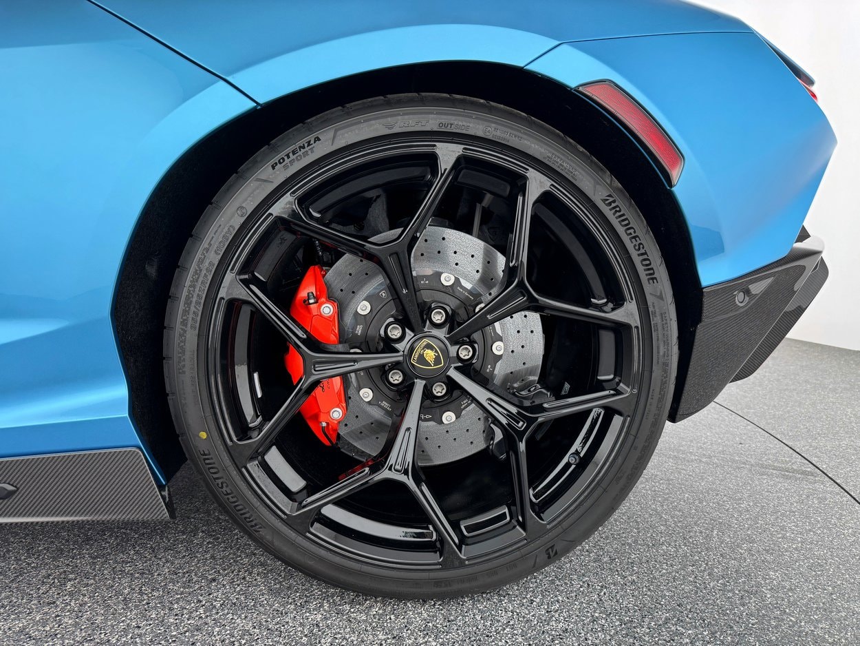 2025 Lamborghini Revuelto Base - Photo 33