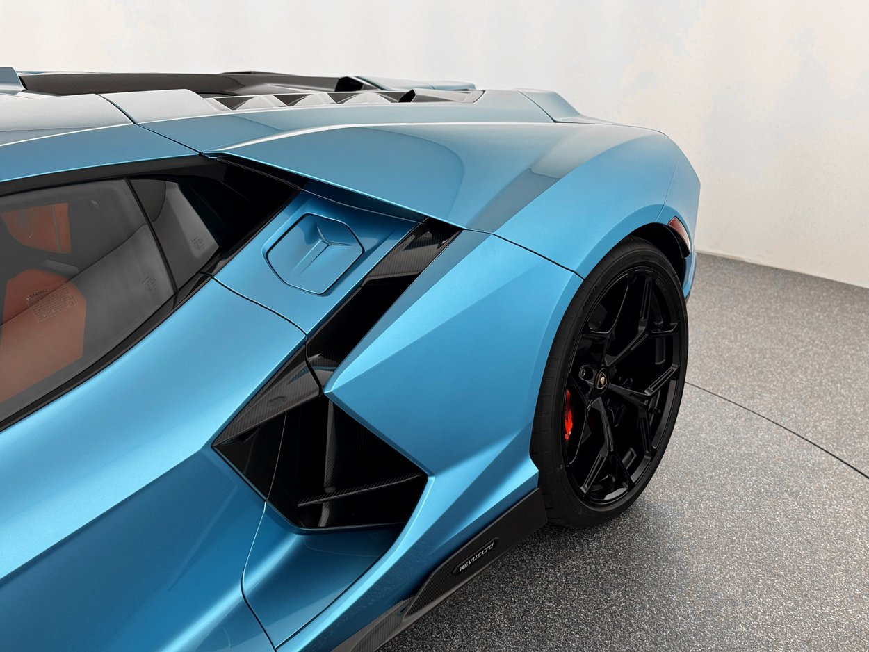 2025 Lamborghini Revuelto Base - Photo 49