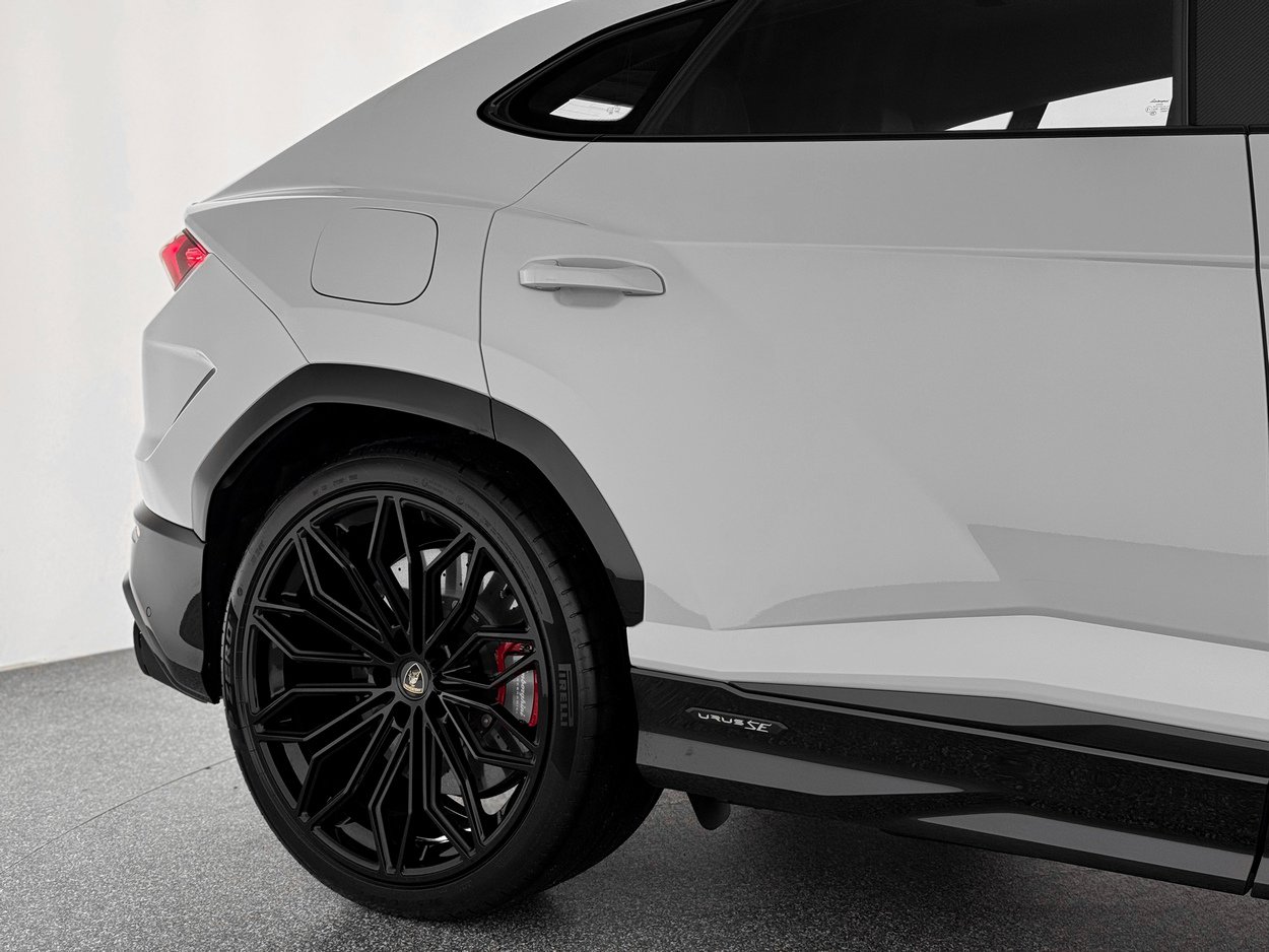 2026 Lamborghini Urus SE - Photo 42