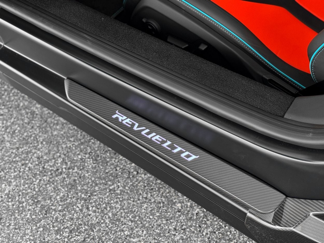 2025 Lamborghini Revuelto Base - Photo 13