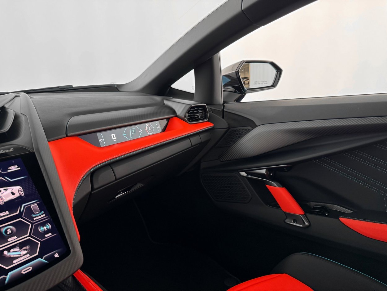 2025 Lamborghini Revuelto Base - Photo 21
