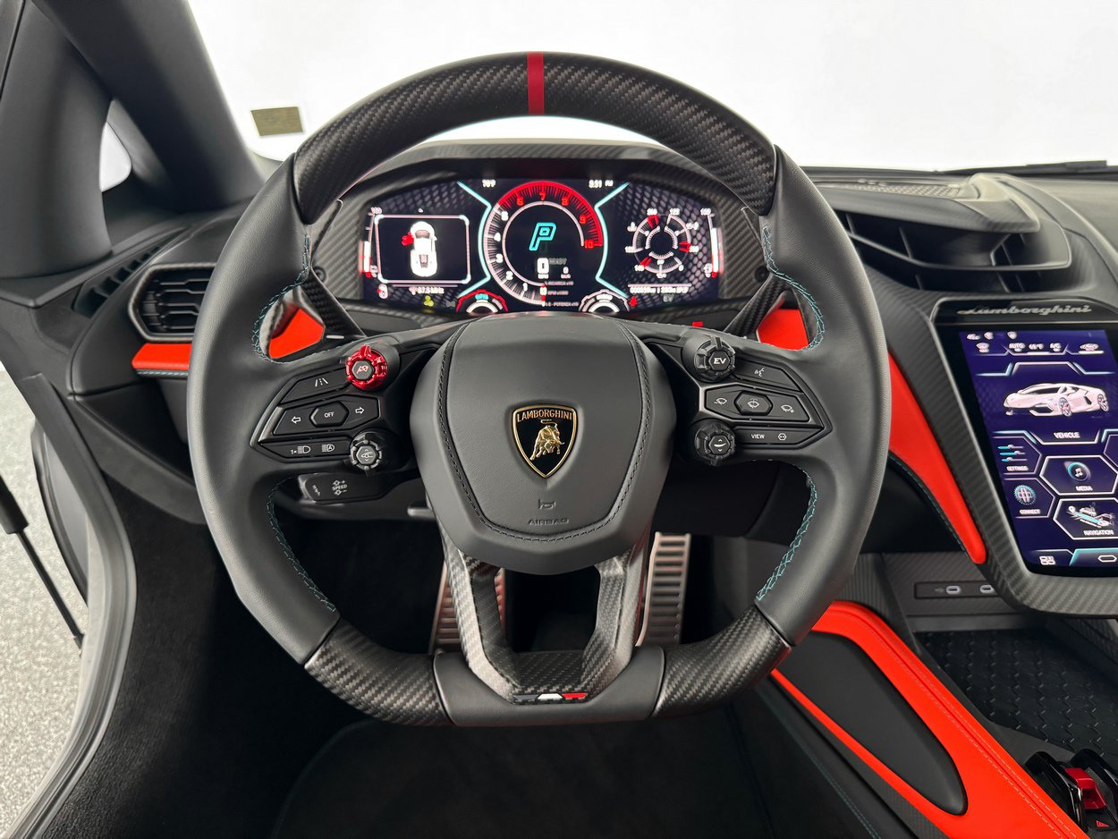2025 Lamborghini Revuelto Base - Photo 11
