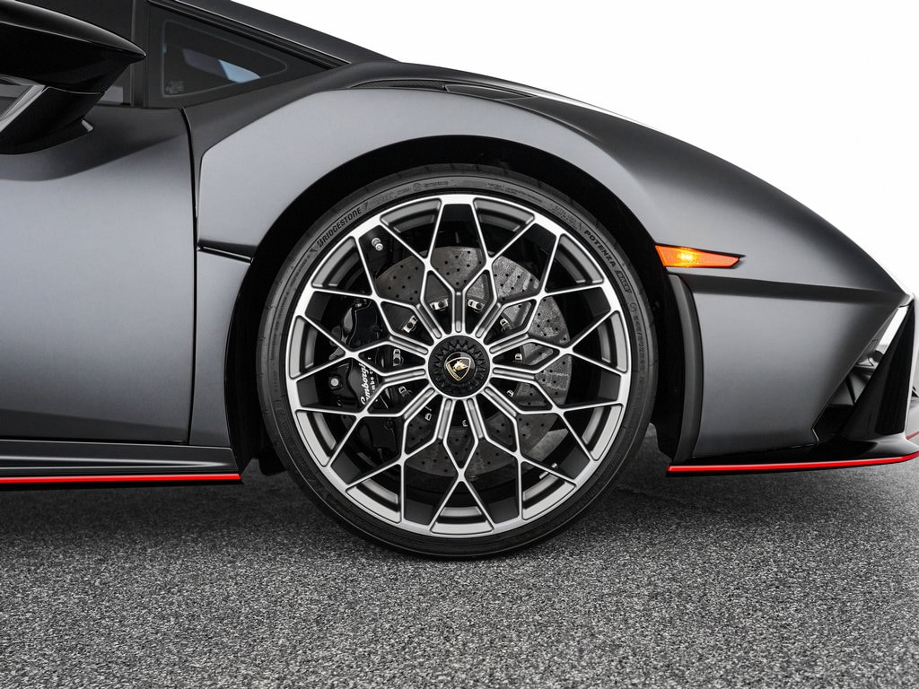 2023 Lamborghini Huracan STO - Photo 35