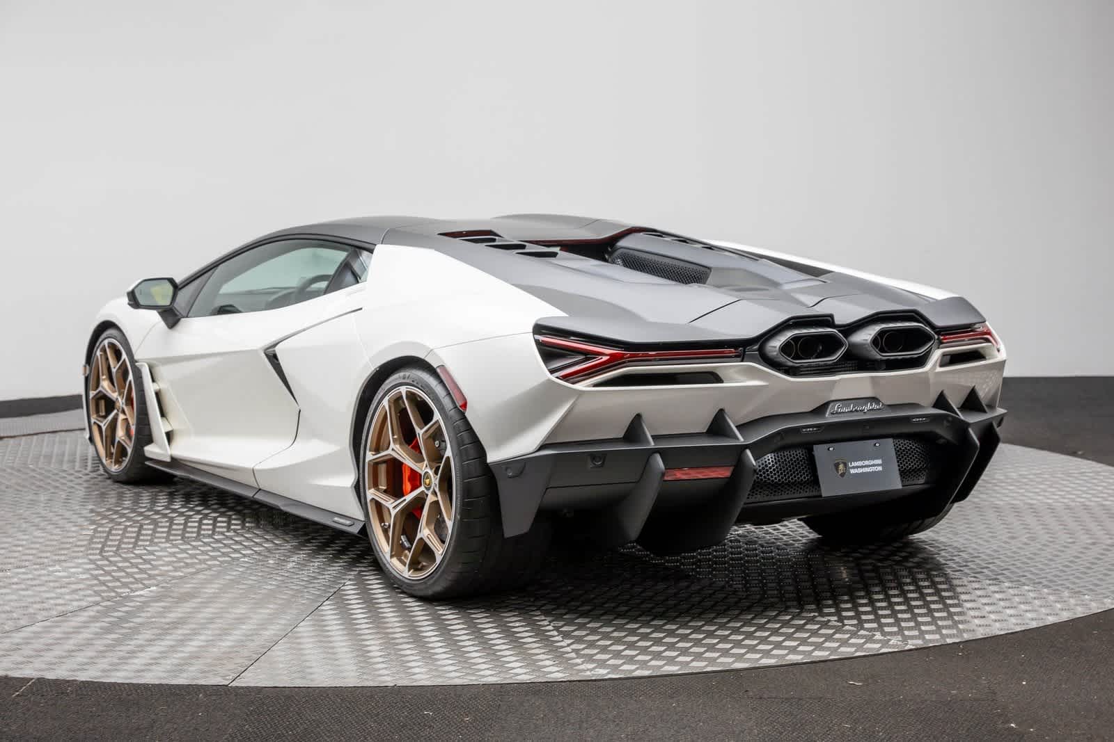 Thumbnail: 2025 Lamborghini  - 4