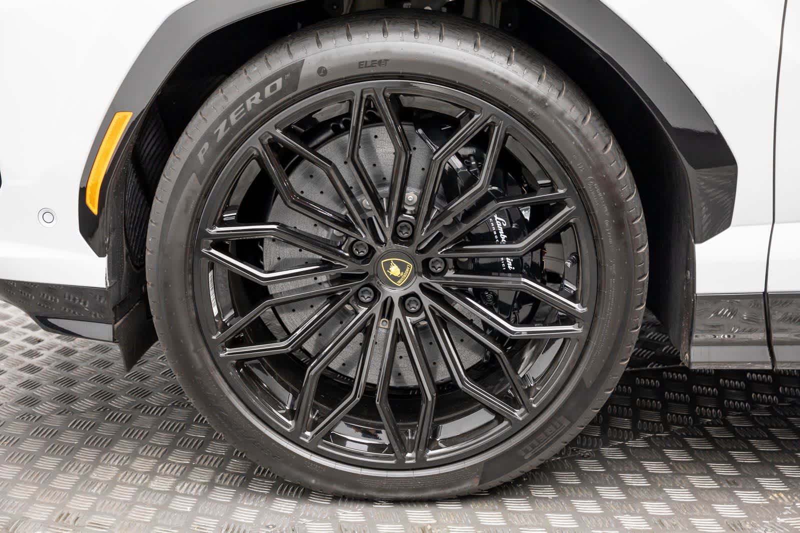 Thumbnail: 2025 Lamborghini Urus - 7