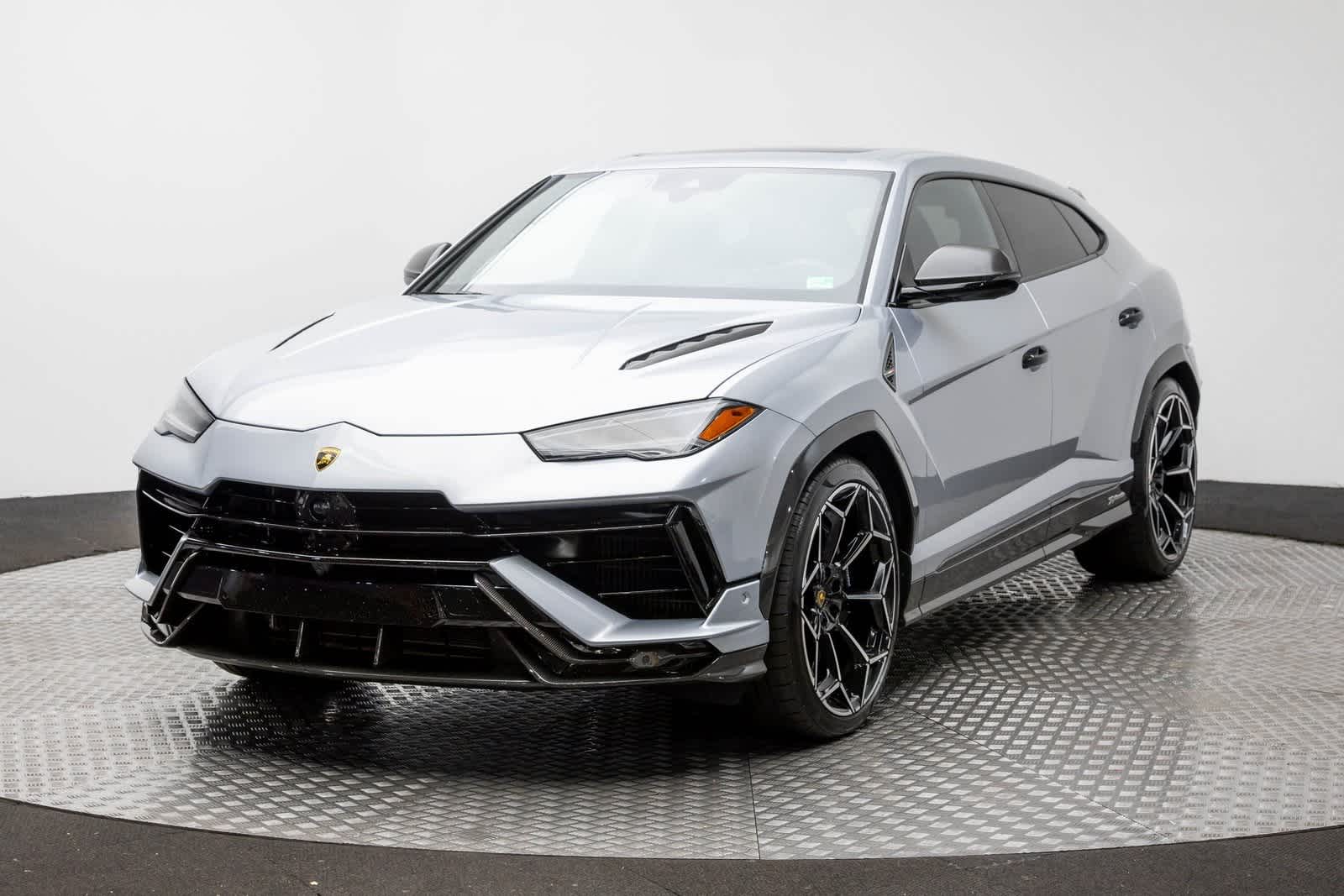 2024 Lamborghini Urus Performante's photo