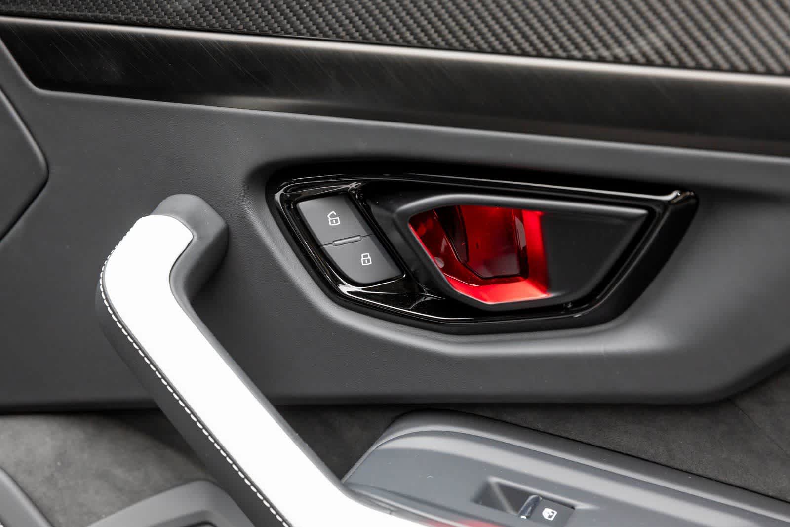 Thumbnail: 2025 Lamborghini Urus - 47