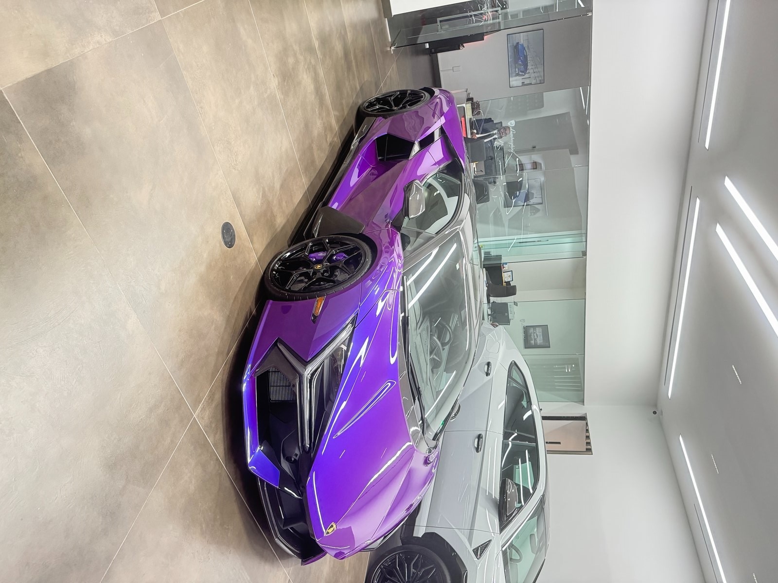 2025 Lamborghini Revuelto Base's photo