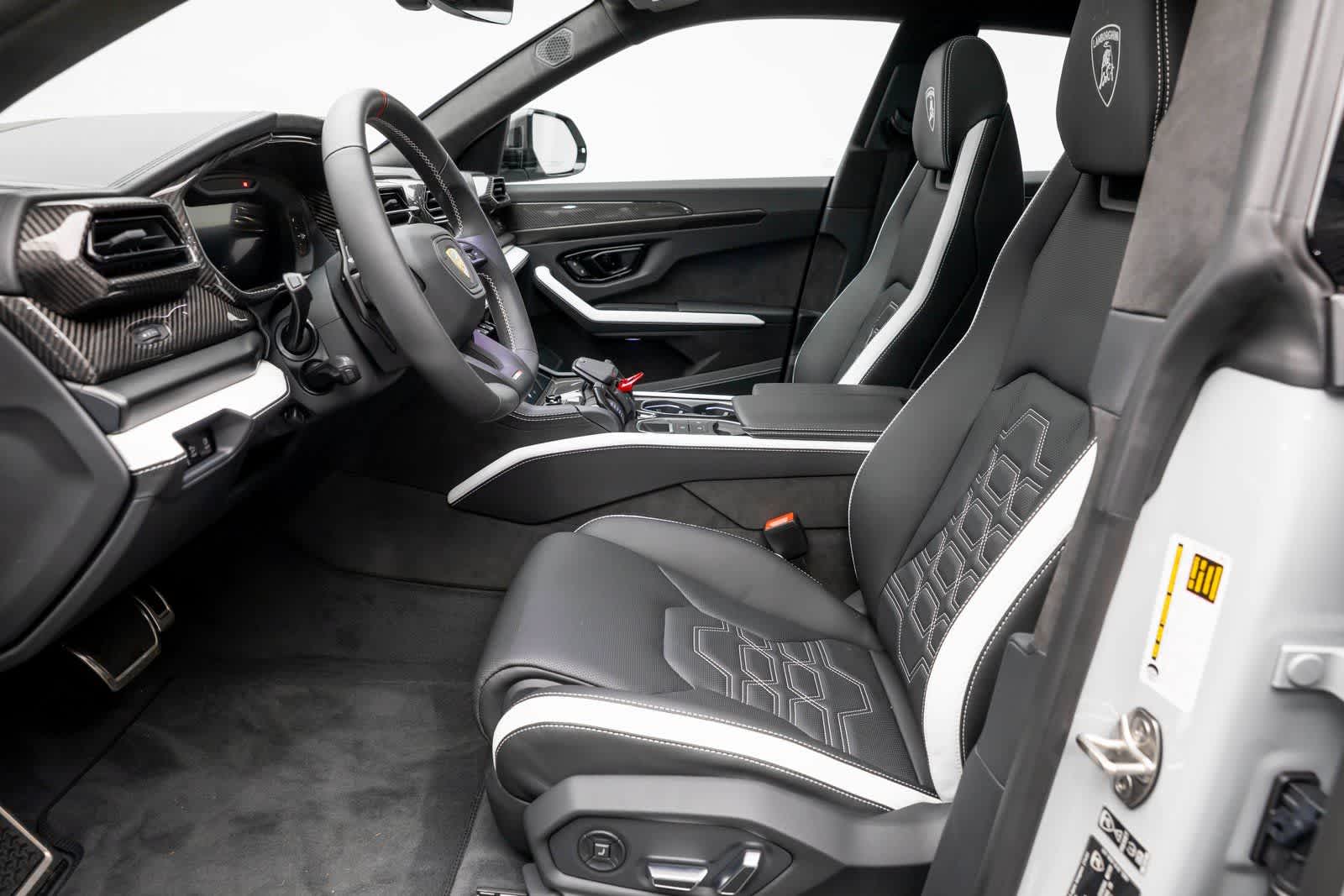 Thumbnail: 2025 Lamborghini Urus - 10