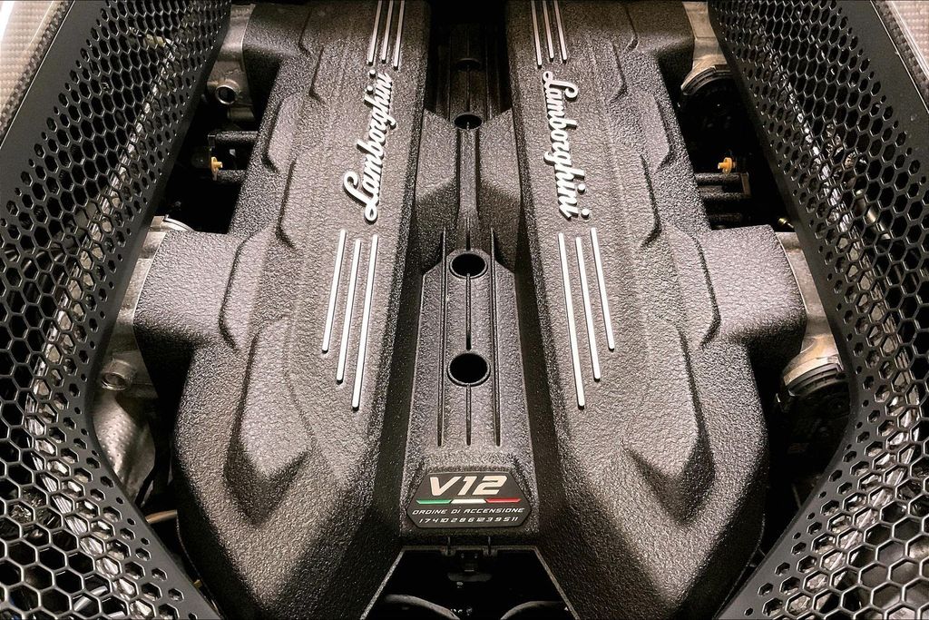 2026 Lamborghini Revuelto Base - Photo 16