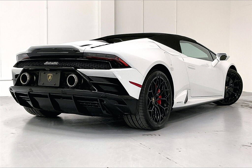 2024 Lamborghini Huracan Evo Spyder photo 4