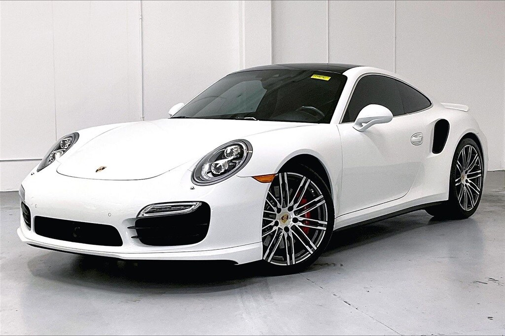 2016 Porsche 911 Turbo photo 3