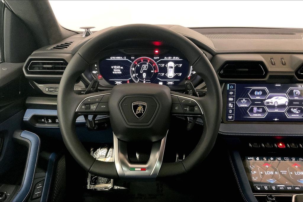 2026 Lamborghini Urus SE - Photo 9