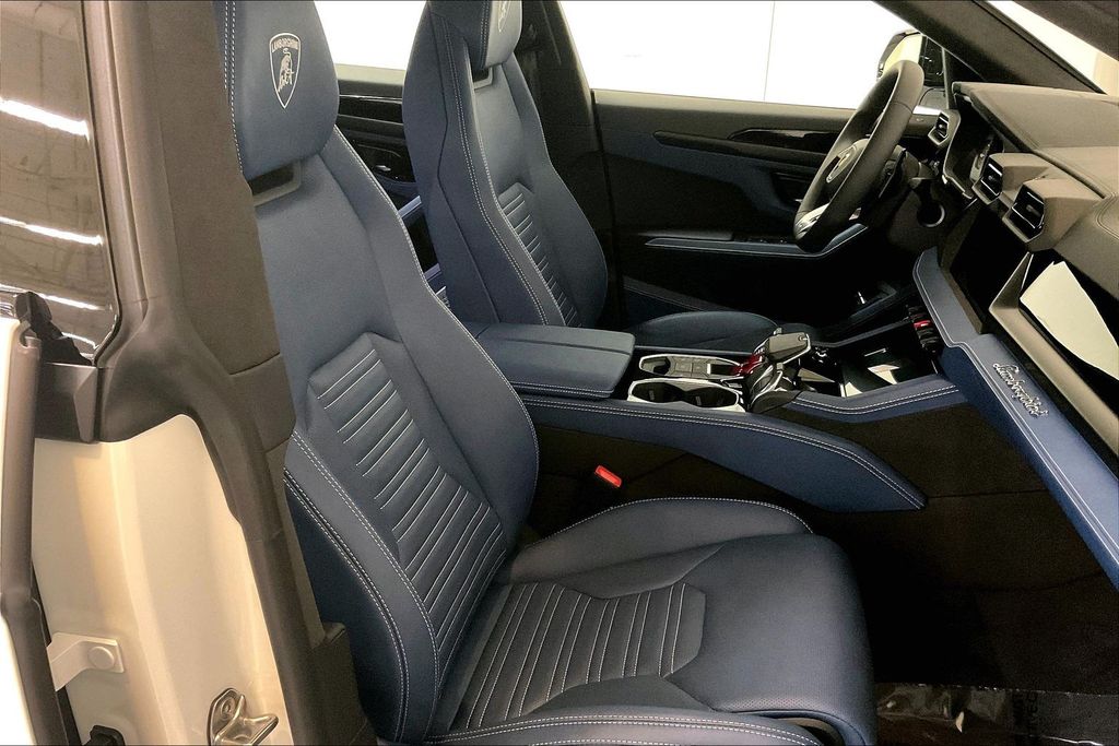 2026 Lamborghini Urus SE - Photo 14