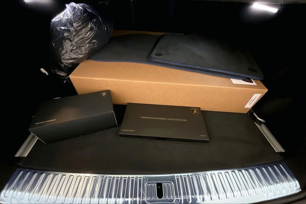 2026 Lamborghini Urus SE - Photo 32