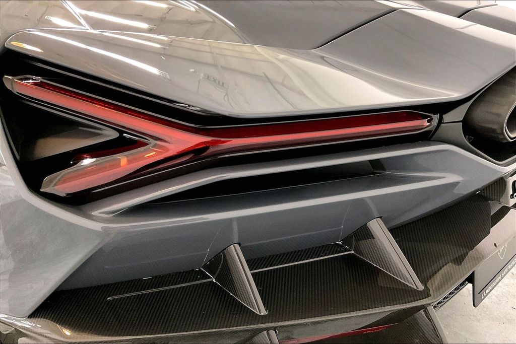 2026 Lamborghini Revuelto Base - Photo 31