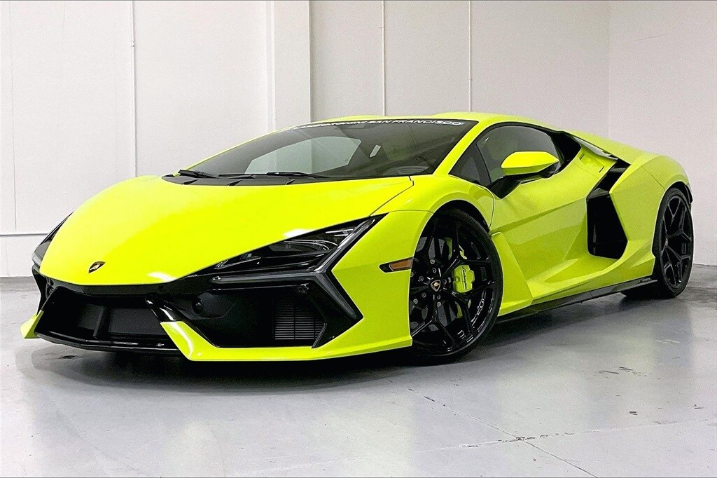 2025 Lamborghini Revuelto photo 3