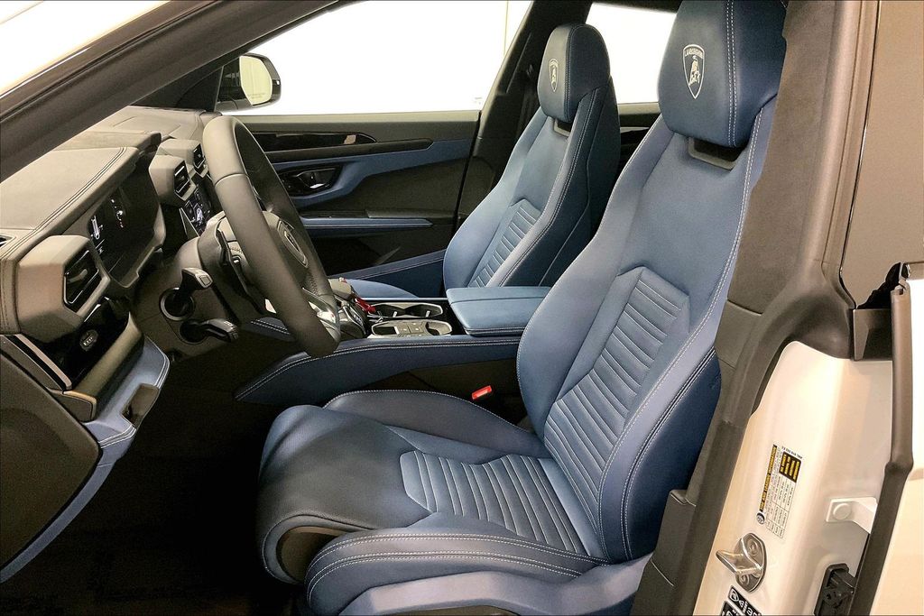 2026 Lamborghini Urus SE - Photo 8