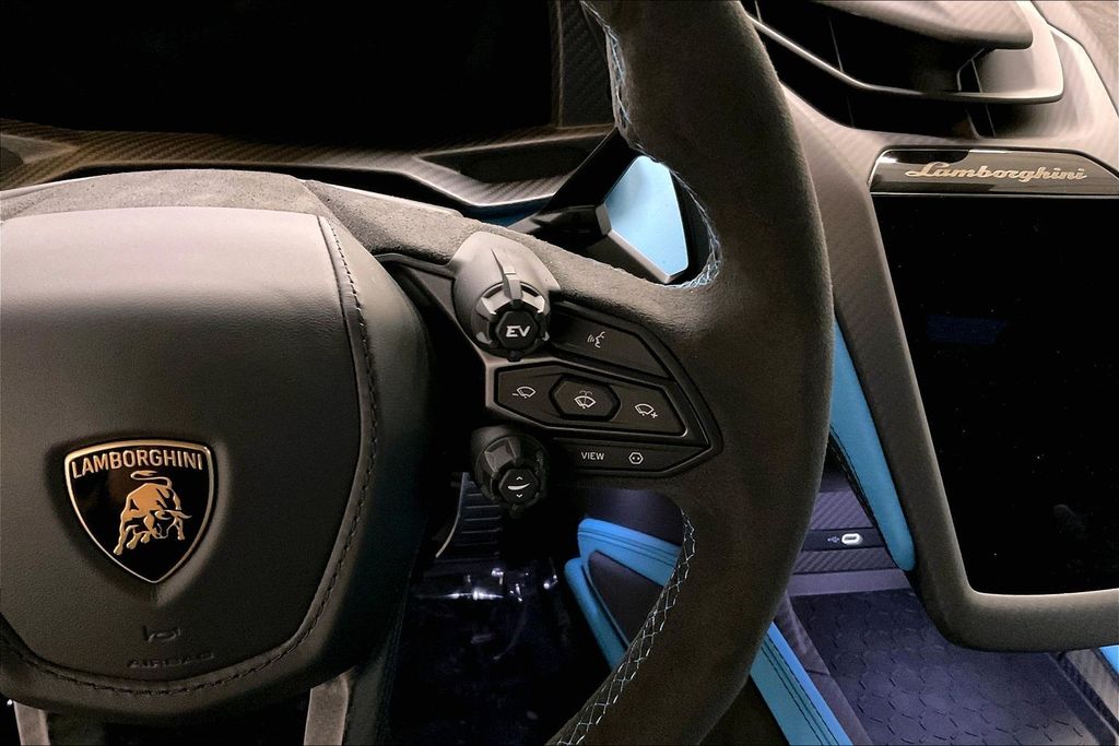 2026 Lamborghini Revuelto Base - Photo 23