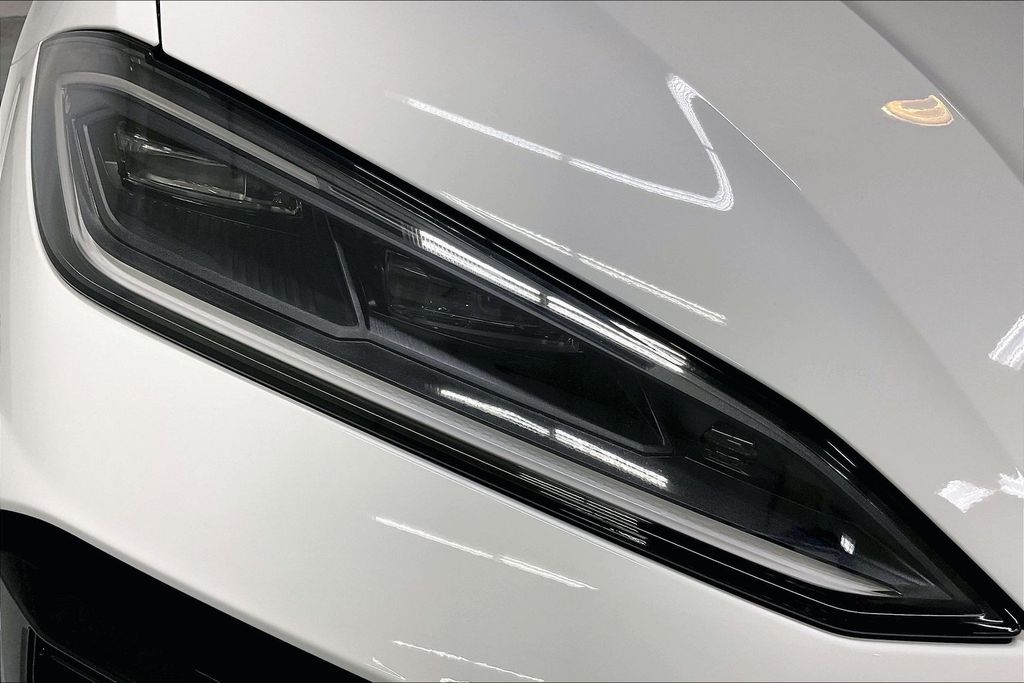 2026 Lamborghini Urus SE - Photo 30