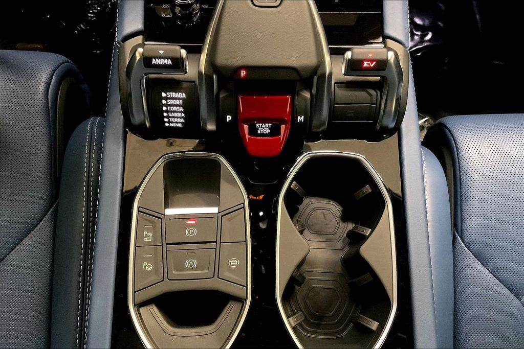 2026 Lamborghini Urus SE - Photo 12