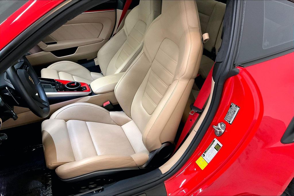 2021 Porsche 911 Turbo S photo 3