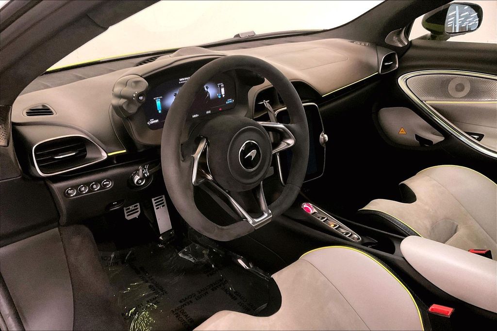 2023 Mclaren Artura Techlux photo 6