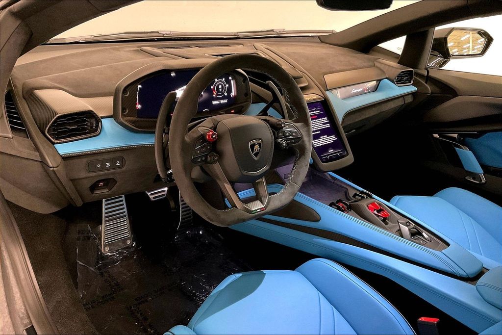2026 Lamborghini Revuelto Base - Photo 7