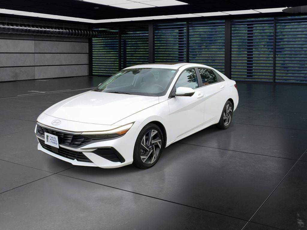 Used 2024 Hyundai Elantra Limited Sedan