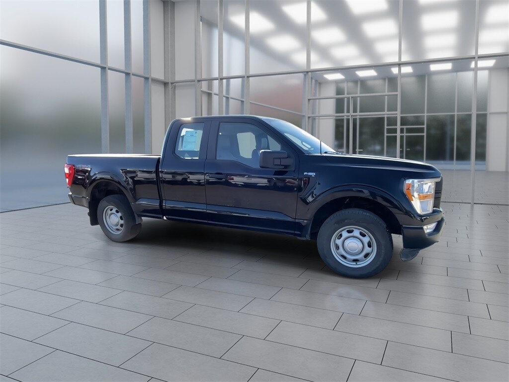 2022 Ford F-150 XL photo 2