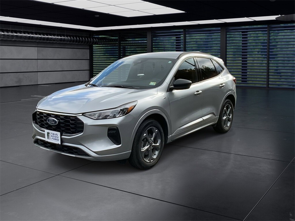 2023 Ford Escape ST-Line photo 4
