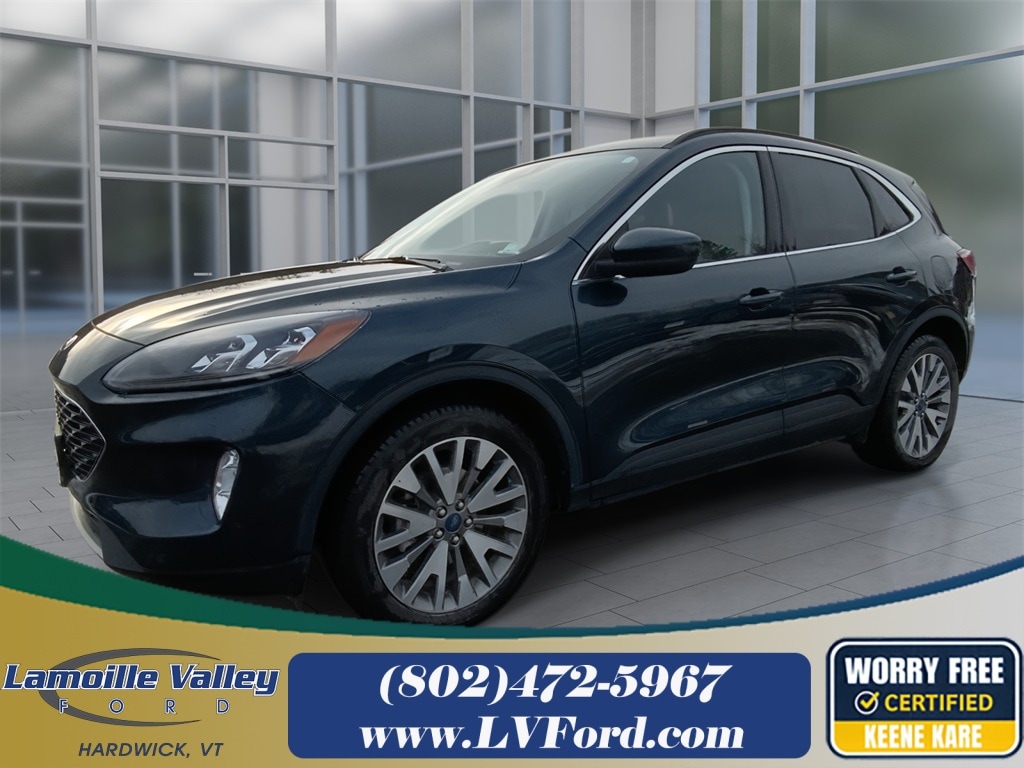 2022 Ford Escape Titanium's photo