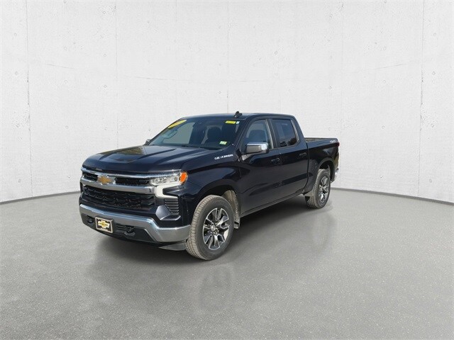 2022 Chevrolet Silverado 1500 LT photo 3