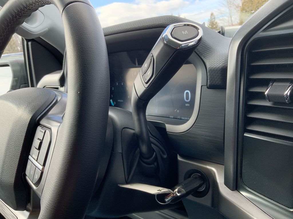 2025 Ford F-150 XLT - Photo 19