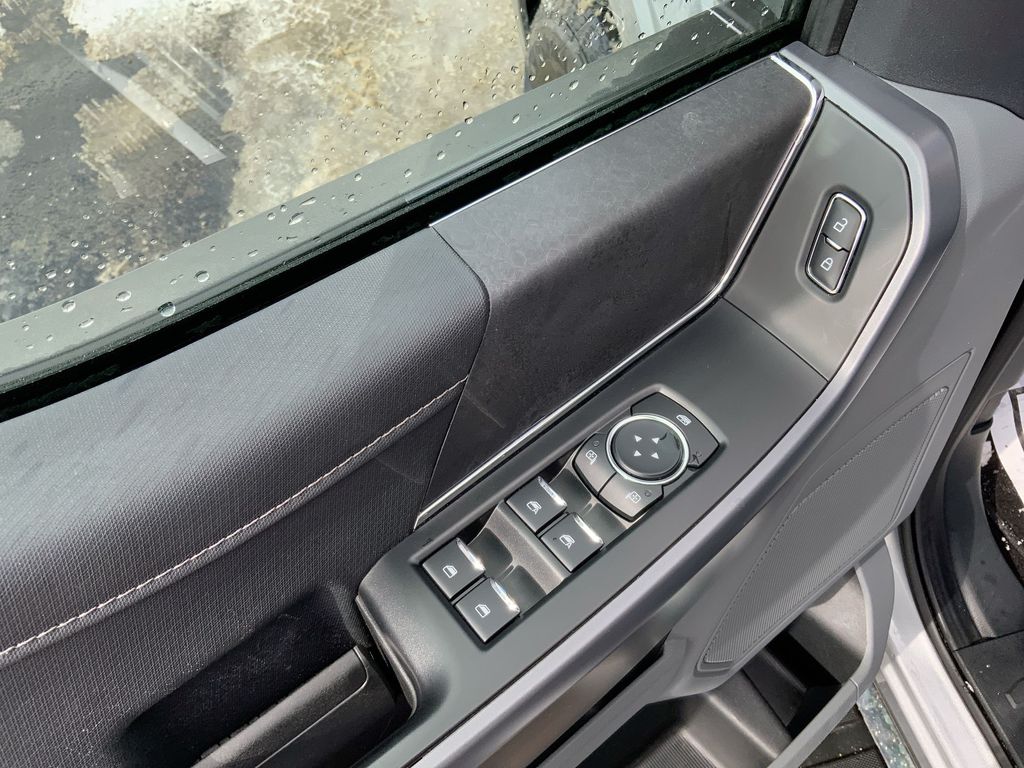 2025 Ford F-150 XLT - Photo 13